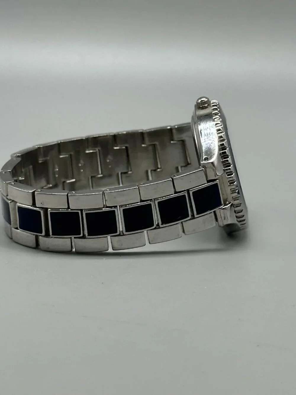 3/$30 Embassy Watch Women Silver Tone Blue Enamel Round White Dial 7